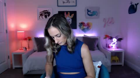 Holi Hurricane online show from October 4, 2025, 4:32 am