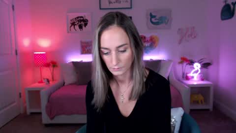 Holi Hurricane online show from October 7, 2025, 2:09 am