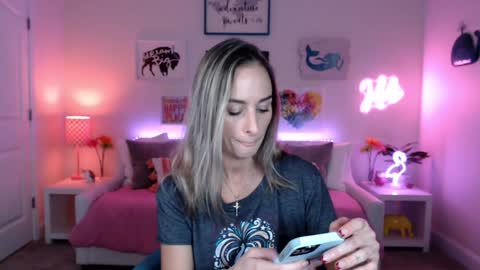 Holi Hurricane online show from October 20, 2025, 3:07 am