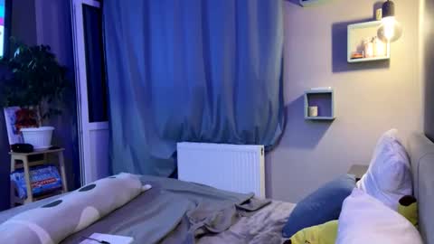 Snapshot of holliereinitz chatting on November 7, 2025, 2:28 pm Elizabeth online show from November 7, 2025, 2:28 pm