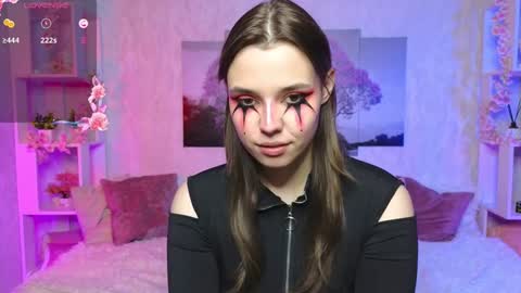 Snapshot of hollisbelch chatting on December 5, 2024, 5:06 pm Lux online show from December 5, 2024, 5:06 pm