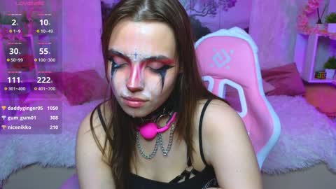 Snapshot of hollisbelch chatting on December 9, 2024, 8:12 pm Lux online show from December 9, 2024, 8:12 pm