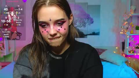 Snapshot of hollisbelch chatting on February 12, 2025, 1:09 am Lux online show from February 12, 2025, 1:09 am