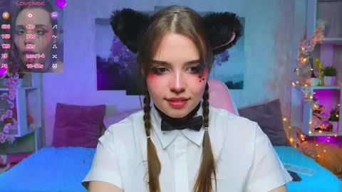 Snapshot of hollisbelch chatting on March 5, 2025, 6:12 pm Lux online show from March 5, 2025, 6:12 pm