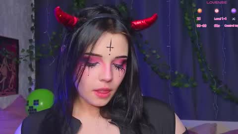 Snapshot of hollisbelch chatting on September 30, 2025, 6:35 pm Lux online show from September 30, 2025, 6:35 pm