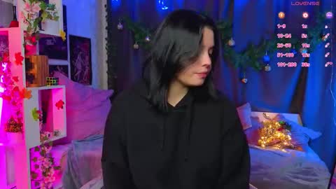 Lux online show from November 23, 2025, 5:13 pm