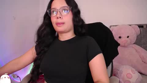 Snapshot of holly_16 chatting on October 6, 2025, 12:52 am holly_16 online show from October 6, 2025, 12:52 am