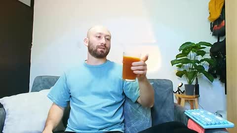 Holly and Honey online show from September 29, 2025, 10:25 pm