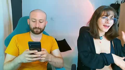 Holly and Honey online show from May 5, 2026, 10:51 pm