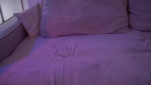 Snapshot of holly_molly_69 chatting on October 24, 2025, 3:47 am Molly online show from October 24, 2025, 3:47 am