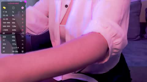 Snapshot of holly_molly_69 chatting on November 9, 2025, 4:22 am Molly online show from November 9, 2025, 4:22 am