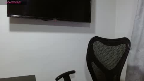 Holly online show from May 10, 2026, 3:01 am