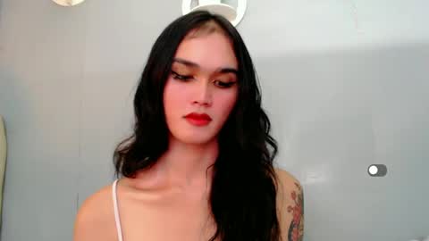 Snapshot of holly_sunshine69 chatting on December 31, 2024, 10:26 am Apple online show from December 31, 2024, 10:26 am