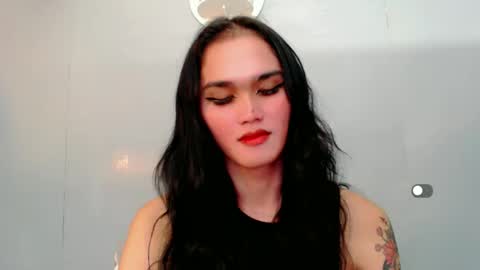 Snapshot of holly_sunshine69 chatting on January 11, 2025, 9:26 am Apple online show from January 11, 2025, 9:26 am