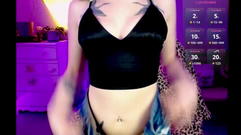 Holly online show from December 16, 2024, 12:16 pm