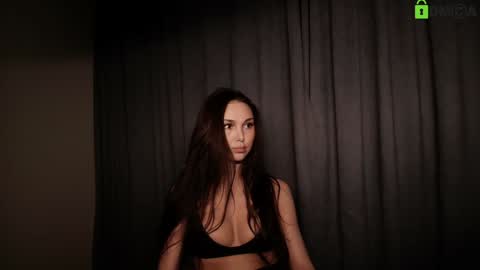 Snapshot of hollyextra chatting on November 2, 2025, 9:28 pm hollyextra online show from November 2, 2025, 9:28 pm