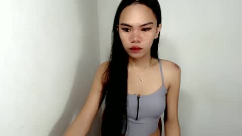 Snapshot of hollyhalo chatting on October 15, 2025, 11:32 am hollyhalo online show from October 15, 2025, 11:32 am