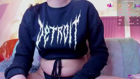 Holly online show from September 24, 2025, 11:46 am