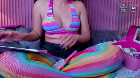 Holly online show from October 7, 2025, 11:51 am