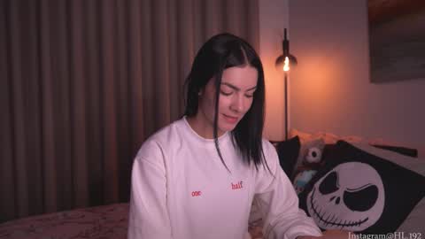 Holly Linder online show from October 2, 2025, 1:23 am