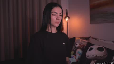 Holly Linder online show from October 15, 2025, 2:22 am