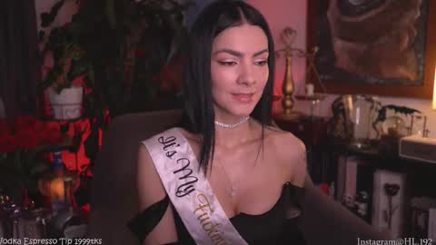 Holly Linder online show from October 18, 2025, 1:30 am