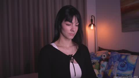 Holly Linder online show from November 23, 2025, 2:33 am