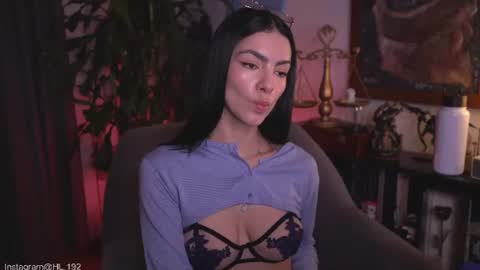 Holly Linder online show from June 14, 2026, 1:47 am