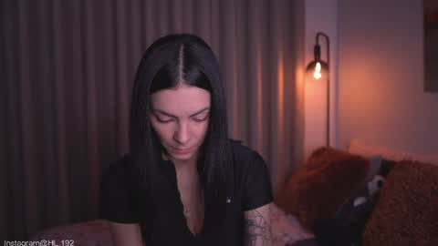 Holly Linder online show from June 25, 2026, 1:49 am