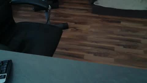 hollymollysucker online show from April 27, 2026, 10:46 am