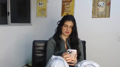 Snapshot of hollyshit_ chatting on March 1, 2025, 1:22 am hollyshit_ online show from March 1, 2025, 1:22 am