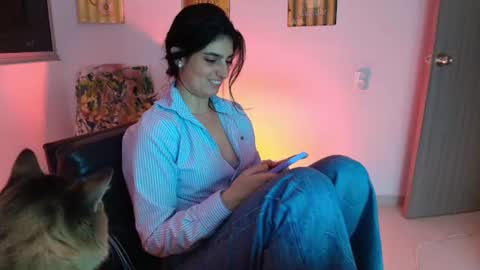 hollyshit_ online show from August 8, 2026, 2:14 am