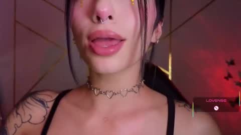 holly online show from October 30, 2025, 12:01 am