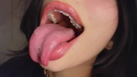 holly online show from November 15, 2025, 3:59 am