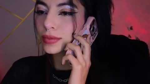 holly online show from November 21, 2025, 1:37 am