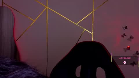 holly online show from November 28, 2025, 2:03 am