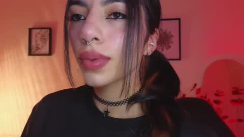 holly online show from April 30, 2026, 9:30 pm