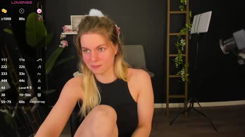 Snapshot of holy_alexa chatting on January 13, 2025, 6:49 am Alexa online show from January 13, 2025, 6:49 am