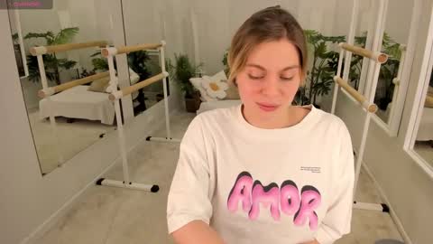 Snapshot of holy_alexa chatting on February 13, 2025, 5:22 pm Alexa online show from February 13, 2025, 5:22 pm