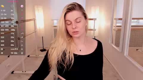 Snapshot of holy_alexa chatting on October 20, 2025, 6:47 am Alexa online show from October 20, 2025, 6:47 am