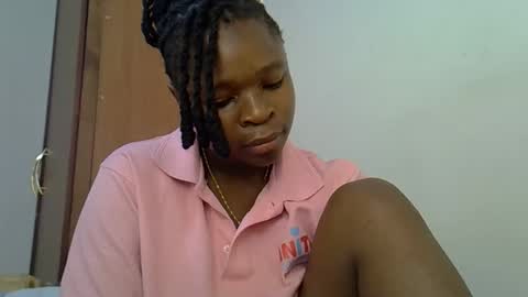 holy_ebony online show from May 14, 2026, 11:39 am