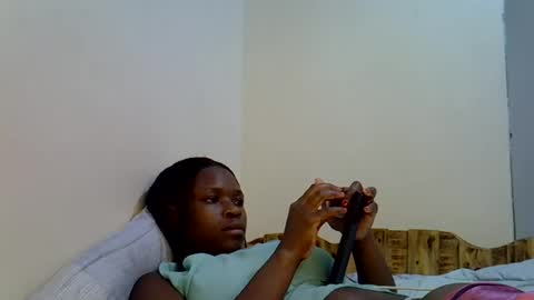 holy_ebony online show from July 18, 2026, 5:11 am