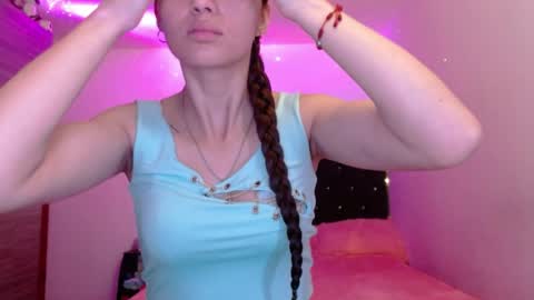 Juli online show from May 7, 2026, 4:40 am