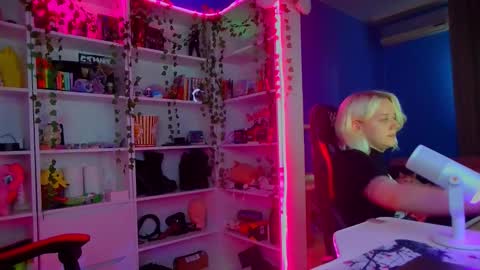 Snapshot of holy_mistresss chatting on October 22, 2025, 10:15 am holy_mistresss online show from October 22, 2025, 10:15 am