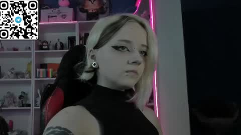 holy_mistresss online show from May 3, 2026, 8:09 am