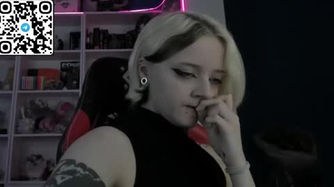 holy_mistresss online show from May 10, 2026, 8:41 am