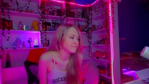 Snapshot of holy_rumi chatting on October 3, 2025, 11:51 am Rumi online show from October 3, 2025, 11:51 am