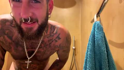 holycouplee online show from August 5, 2026, 7:06 pm