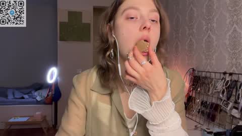 Snapshot of holydori chatting on February 8, 2025, 10:51 pm dori not holy get my tg channel with link from description under last photo online show from February 8, 2025, 10:51 pm
