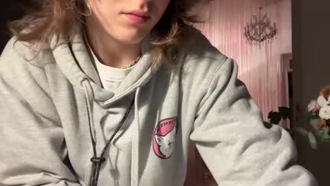 Snapshot of holydori chatting on March 4, 2025, 7:54 pm dori not holy get my tg channel with link from description under last photo online show from March 4, 2025, 7:54 pm